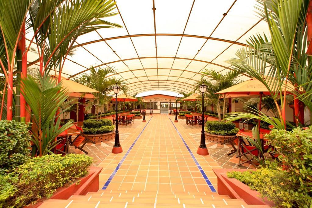 Hotel Hacaritama Colonial Villavicencio Buitenkant foto
