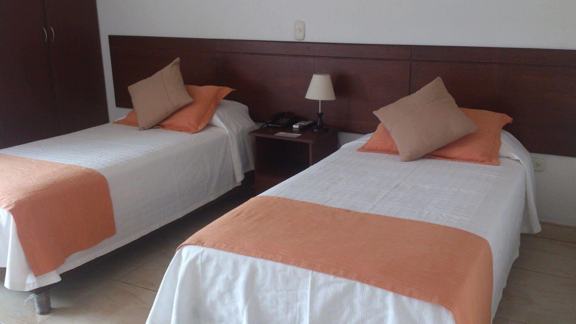 Hotel Hacaritama Colonial Villavicencio Buitenkant foto